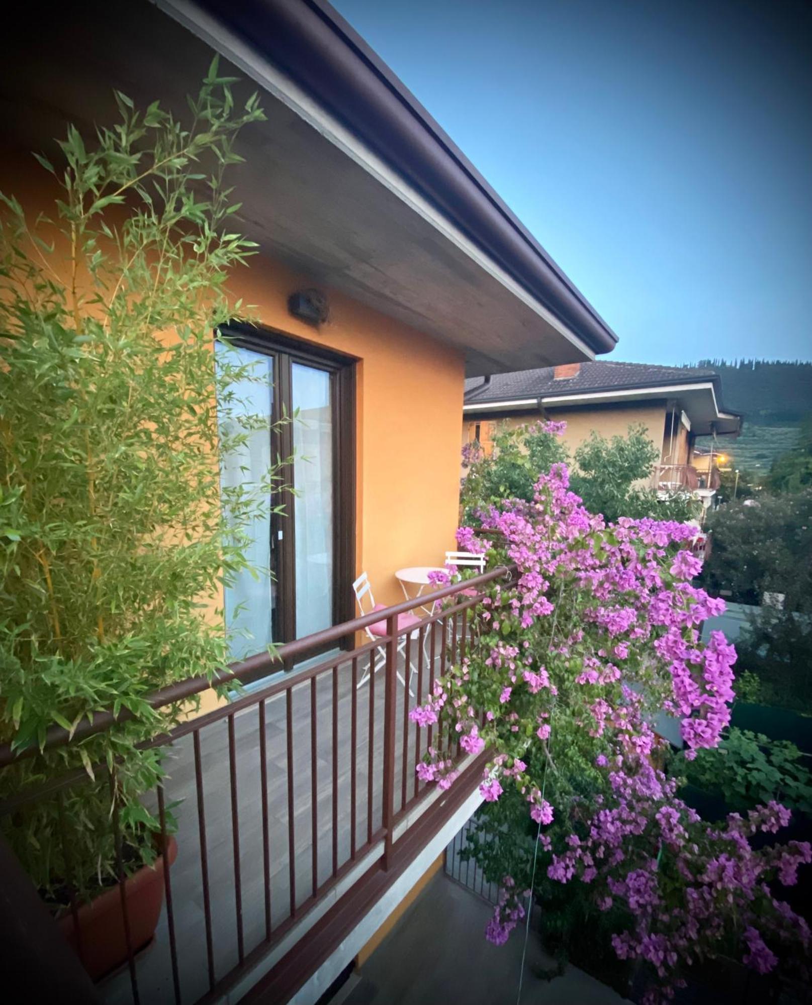 Welcome Traveller Divine Cecile Garda (Verona) Exterior foto