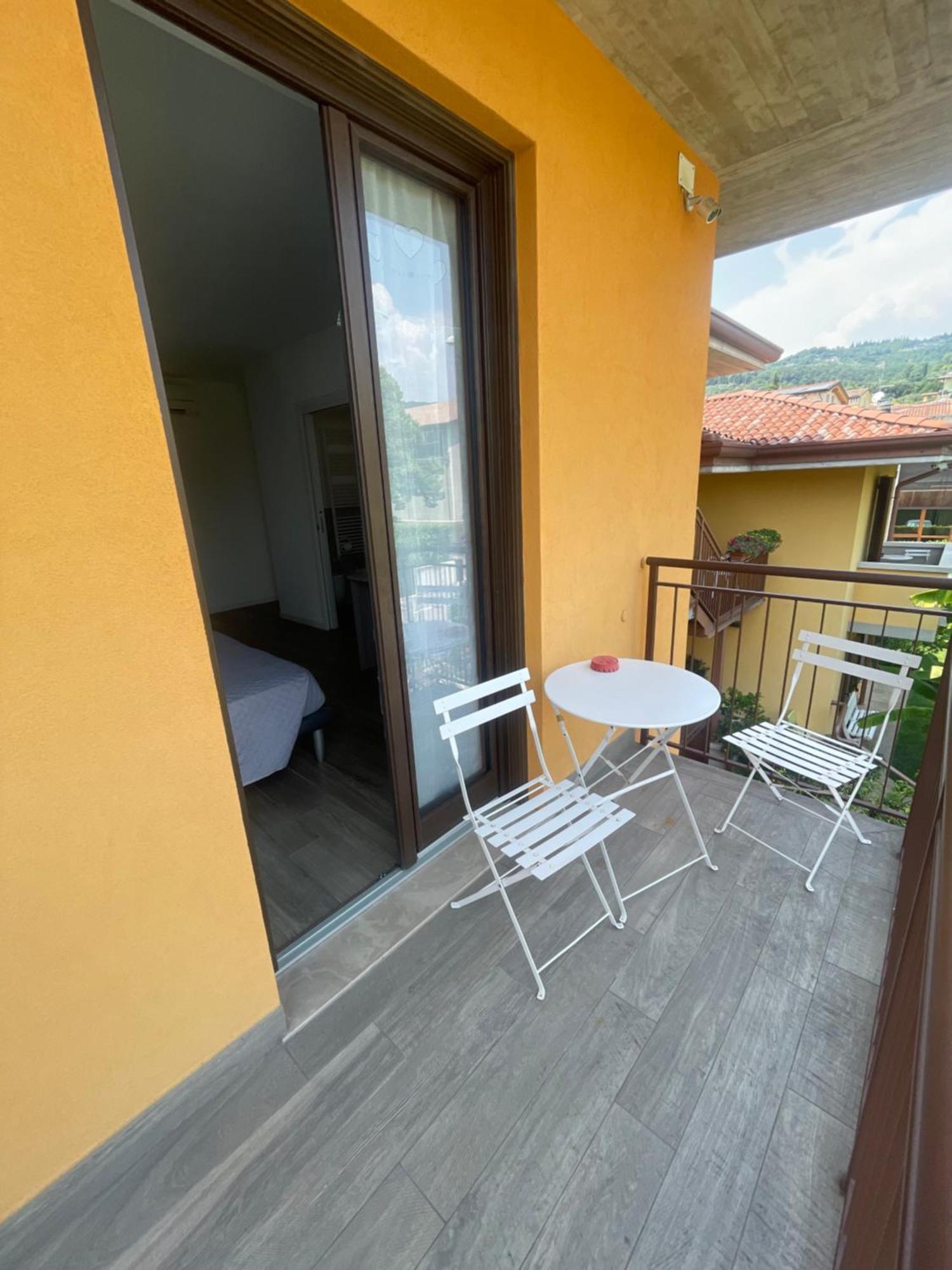 Welcome Traveller Divine Cecile Garda (Verona) Exterior foto