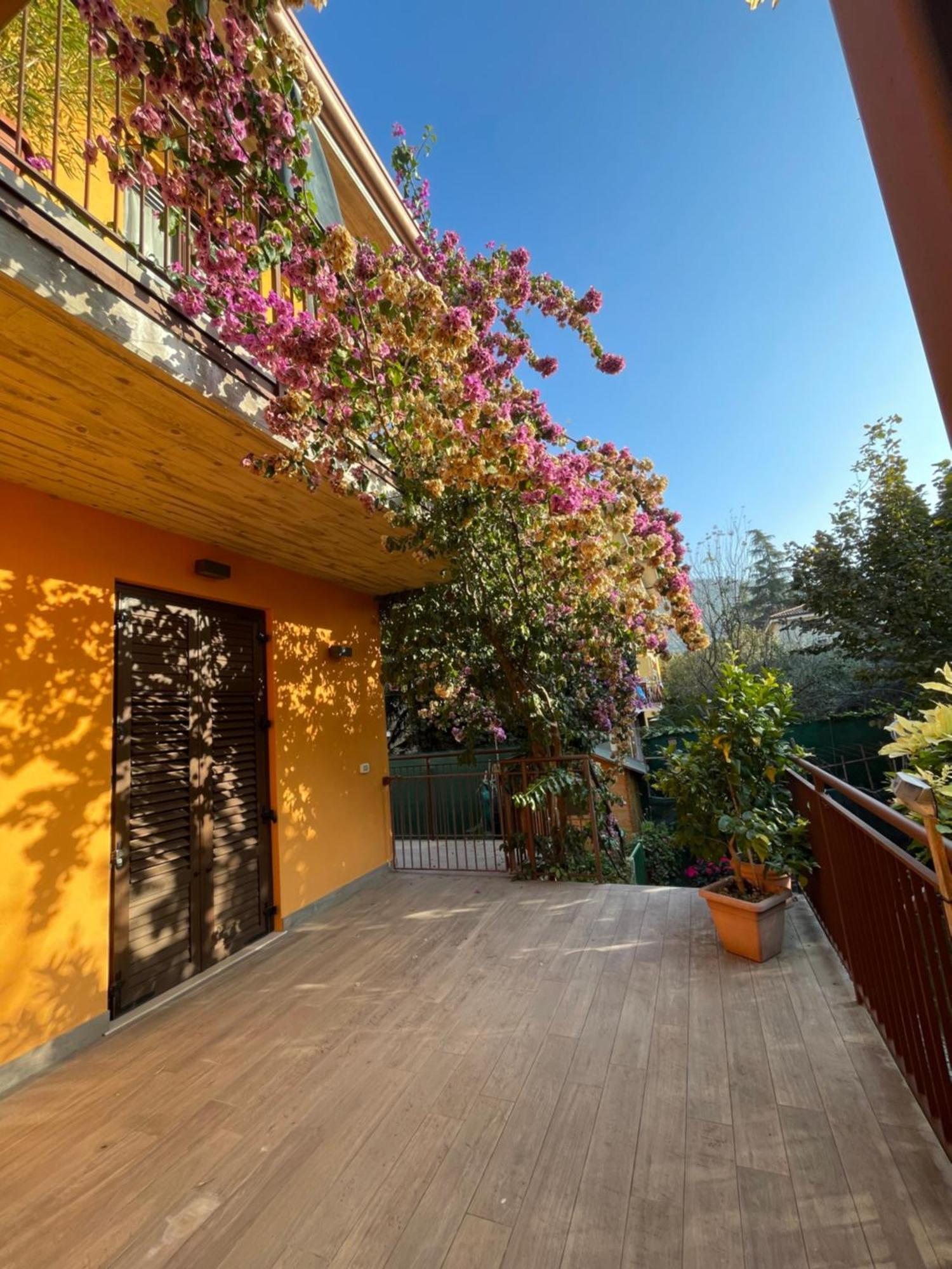 Welcome Traveller Divine Cecile Garda (Verona) Exterior foto