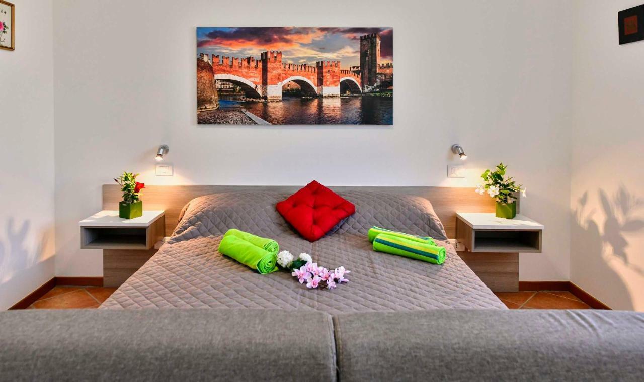 Welcome Traveller Divine Cecile Garda (Verona) Exterior foto