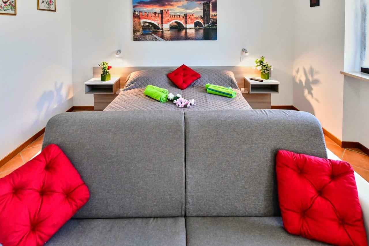Welcome Traveller Divine Cecile Garda (Verona) Exterior foto