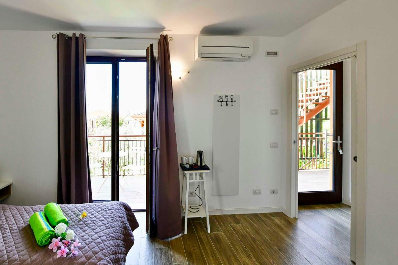Welcome Traveller Divine Cecile Garda (Verona) Exterior foto